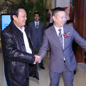特樂意張宏宇和中國建材工業(yè)規(guī)劃研究院原院長(zhǎng)、中國建材工業(yè)經(jīng)濟(jì)研究會(huì)會(huì)長(zhǎng)劉長(zhǎng)發(fā)